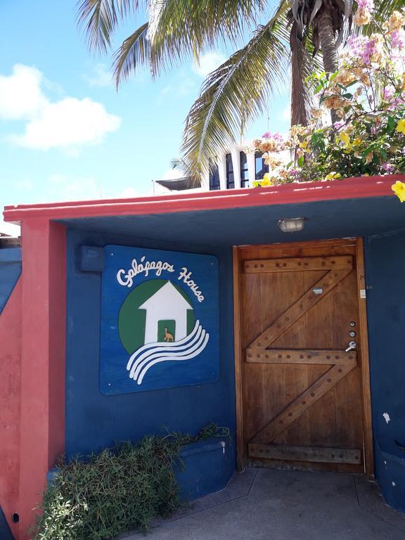 Galapagos House Hostel Puerto Ayora  Exterior foto